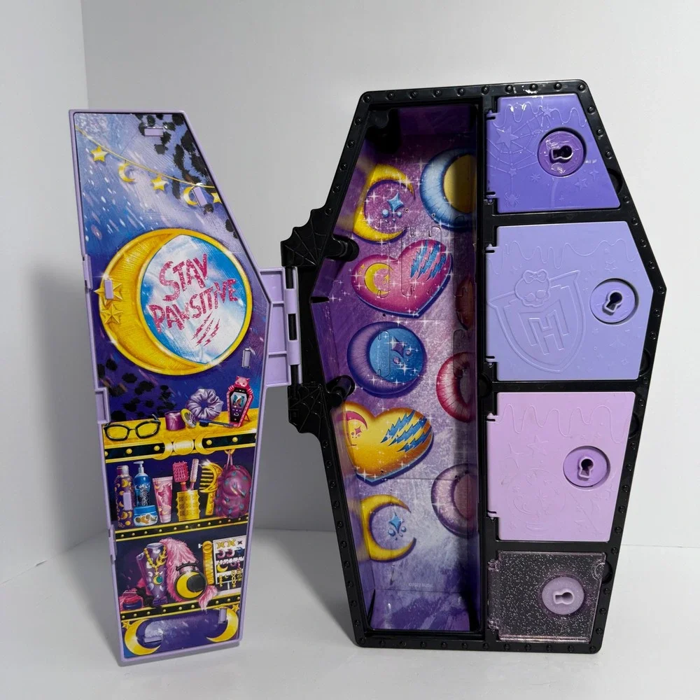 Monster High Clawdeen Wolf Skulltimate Secrets Fearidescent w Coffin Case